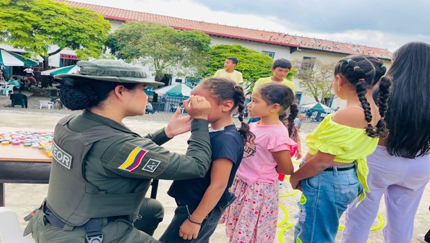Escuadrón Femenino de Operaciones Rurales