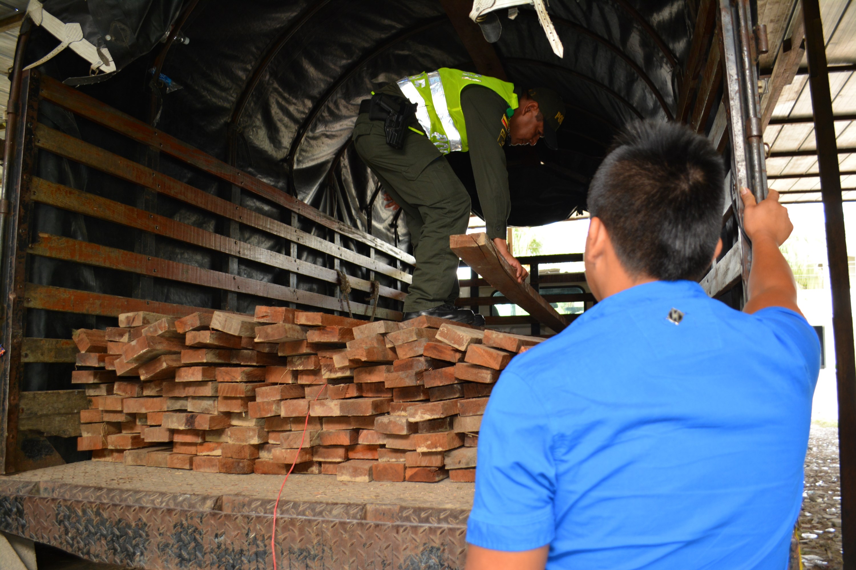 151217 - Captura POLAM - Incautacion Madera (1)