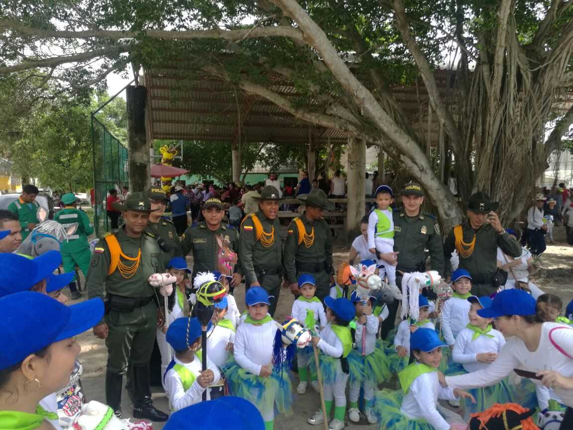 Policía de infancia hace el lanzamiento del día mundial para la prevención al suicidio