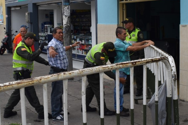 Este sector ya presenta una mejor iluminación y fueron colocadas tapas de alcantarillas. 