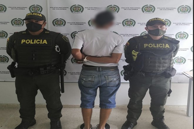 Dos capturados momentos en que pretendían ingresar estupefacientes a la sala de retenidos en Manizales Los hechos se presentaron en las instalaciones policiales ciudadela del norte