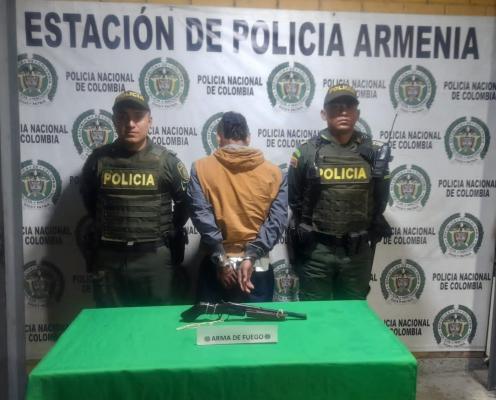 En Armenia se logra la captura de un sujeto con un arma de fuego