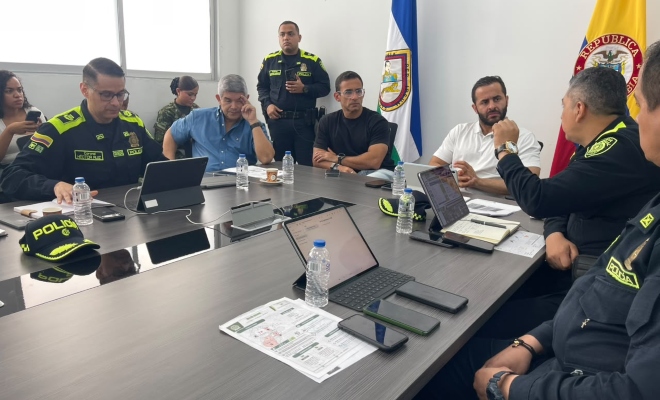 Sesión extraordinaria del Consejo de Seguridad del departamento de Córdoba donde participaron el señor doctor Erasmo Elías Zuleta Bechara, gobernador de Córdoba; el señor coronel Carlos Andrés Giraldo Duque, comandante de la Décima Primera Brigada del Ejército Nacional; el señor coronel Darío Daniel Montenegro Ojeda, comandante del Departamento de Policía Córdoba; el señor coronel Héctor Ruiz Arias, comandante de la Policía Metropolitana de San Jerónimo de Montería, así como representantes de la Fiscalía 
