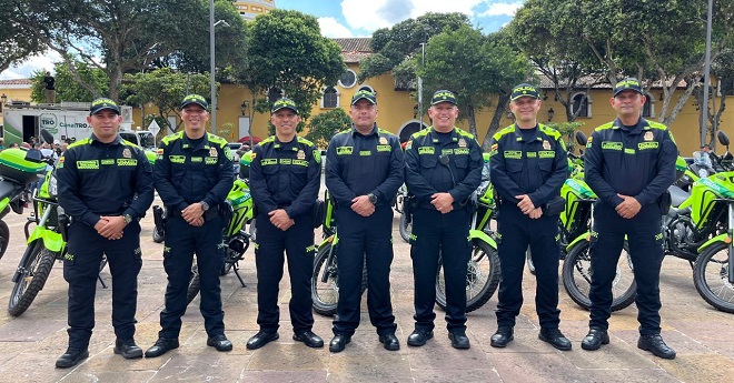 Autoridades entrega parque automotor