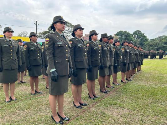 Ceremonia de ascenso del Técnico Profesional en Servicio de Policía del Curso 006 en la Escuela de Carabineros Eduardo Cuevas García