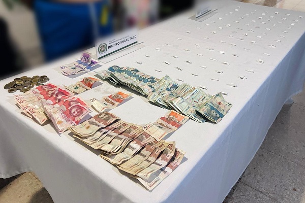 Durante diligencia de allanamiento fueron incautadas dosis de bazuco y dinero en efectivo