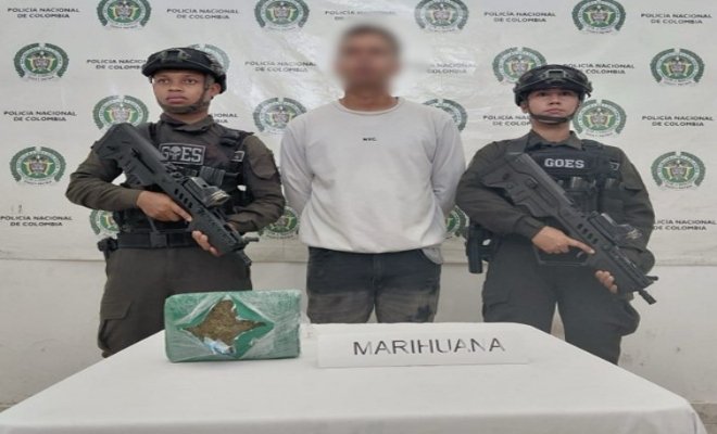 Dos policías y un capturado hombre con más de 500 gramos de marihuana 