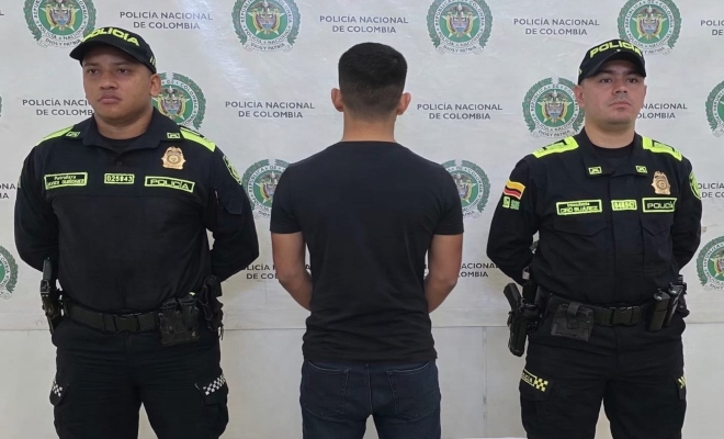 La detención se realizó durante operativos de registro y control en el barrio María Eugenia, tras verificación de antecedentes en dispositivo PDA.
