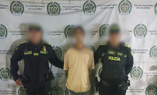 Policías y un ciudadano capturado