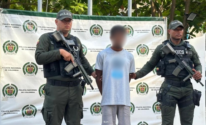 Dos polic&iacute;as, un capturado