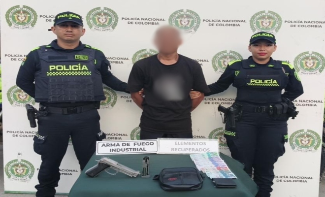 Dos polic&iacute;as, un capturado y elementos incautados