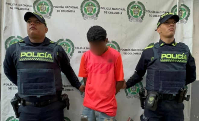 Dos polic&iacute;as y un capturado por porte ilegal de armas de fuego.