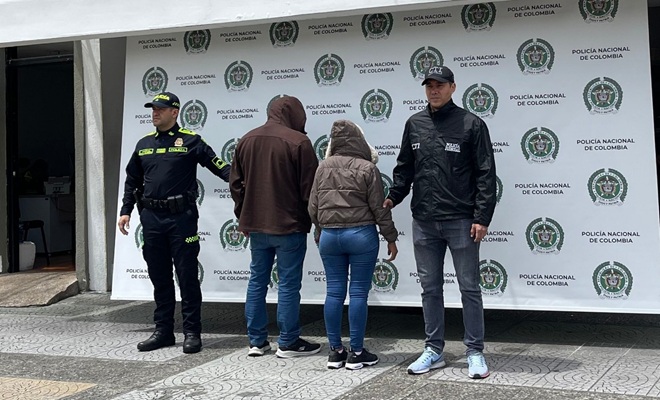 Dos capturados, un uniformado y una persona del cti