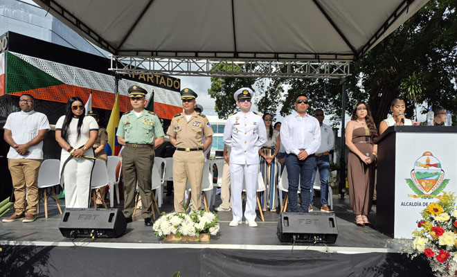 Comandantes de las fuerzas militares y de Polic&iacute;a en actos protocolarios del 20 de Julio en el municipio de Apartado