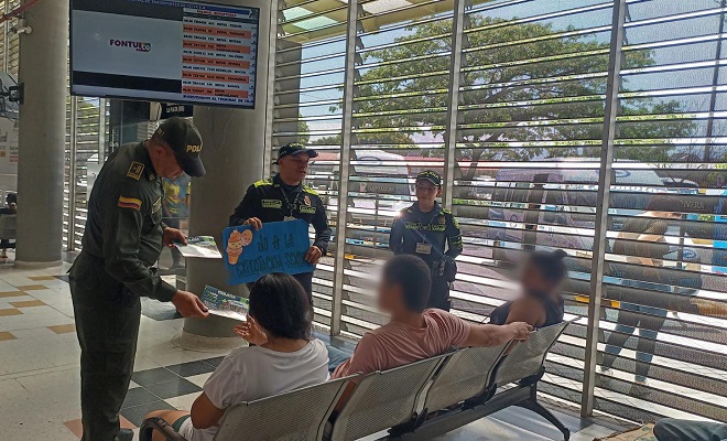 El Grupo de Protección a la Infancia y Adolescencia, llegan hasta la Terminal de Transporte de Neiva
