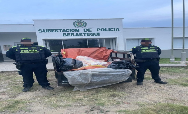 Dos polic&iacute;as y un motocarro con una incautaci&oacute;n de carne 