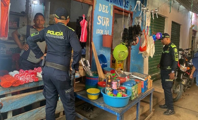 Uniformados realizaron recorridos y charlas de sensibilización para garantizar la movilidad, la seguridad y el respeto por zonas peatonales y áreas de carga y descarga.