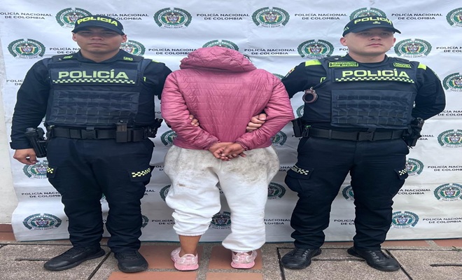 Dos policías y un capturado 