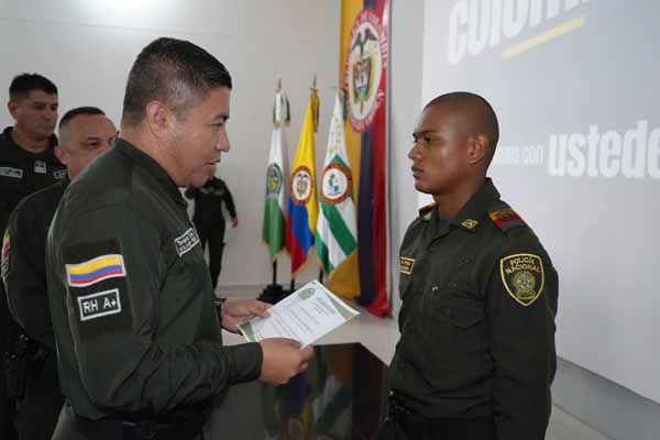 Juramento de bandera de Auxiliares de Policía