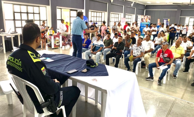Con presencia institucional y actividades de acompañamiento turístico, la Policía Metropolitana de Montería respaldó el desarrollo de Expoveterano en el Pueblito Cordobés, garantizando un espacio seguro para los visitantes y las familias de nuestros héroes veteranos.