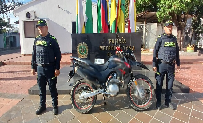 La Policía Nacional recupera una motocicleta en la ciudad de Neiva.
