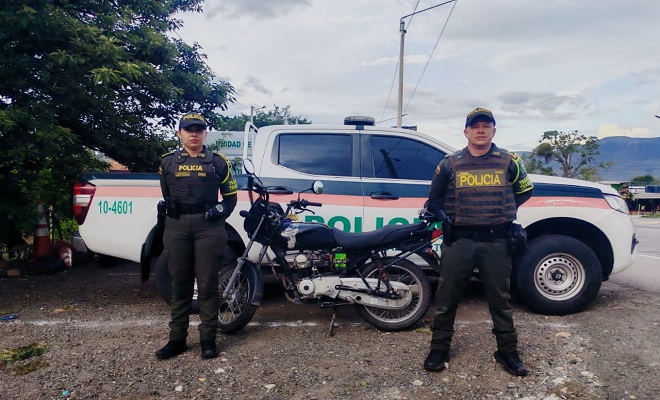 La Seccional de Tránsito y Transporte recuperaron una motocicleta, requerida por la Fiscalía 3 de la Unidad de Intervención Temprana de Cúcuta por el delito de hurto. La Seccional de Tránsito y Transporte recuperaron una motocicleta, requerida por la Fiscalía 3 de la Unidad de Intervención Temprana de Cúcuta por el delito de hurto.