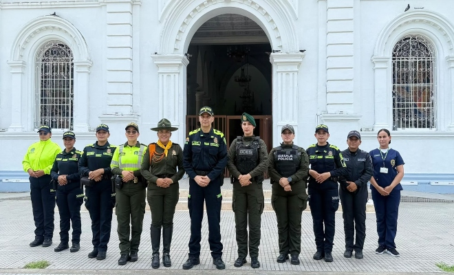 La Policía Metropolitana de Montería rindió homenaje a las mujeres uniformadas que, con vocación de servicio, liderazgo y compromiso, contribuyen a la seguridad y la convivencia ciudadana, y recordó a quienes ofrendaron su vida en cumplimiento del deber.