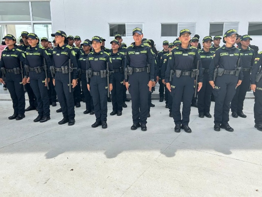 Bloque de uniformadas de la policía metropolitana de san jerónimo de montería en formación sobre las consignas referente sobre comicios electorales     