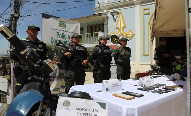 Policías con resultados operativos, incautaciones, de elementos y recuperación 