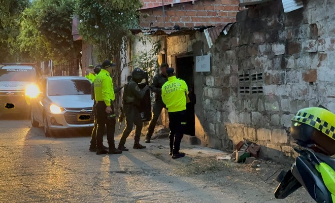 Policias de SIJIN ejecutan orden de registro y allanamiento 