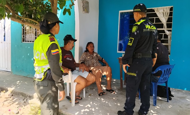 Policías con la comunidad