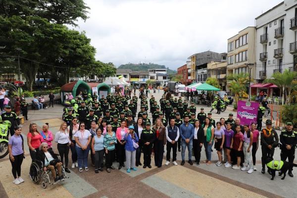Caldas se viste de púrpura