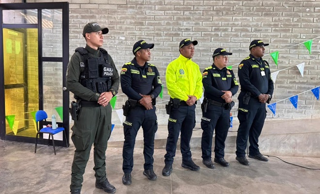 Cinco funcionarios policiales de gaula, sijin e infancia