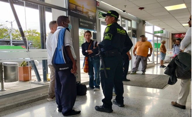 Polic&iacute;a dialogando con la ciudadan&iacute;a