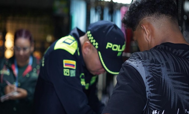 Registro policial a ciudadano en intervenci&oacute;n 