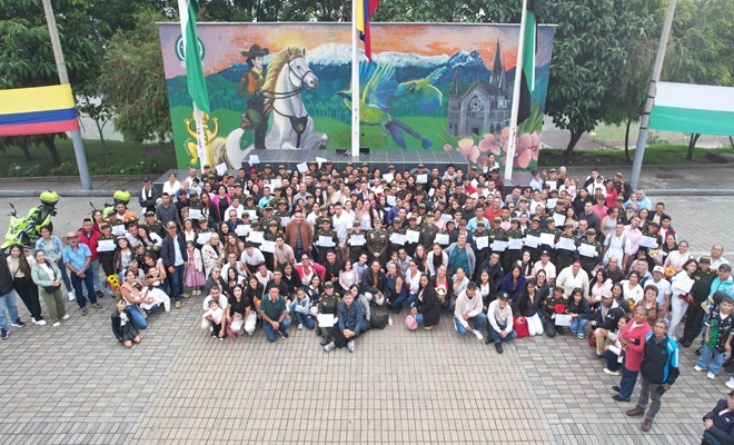 61 j&oacute;venes caldenses inician su Compromiso con la Patria y la Comunidad