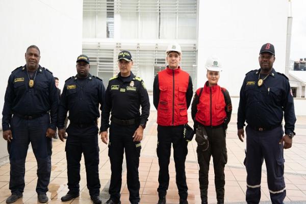 simulacro de atención de desastres en la Policía autoridades hacen parte de este simulacro