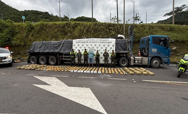 Un capturado, seis uniformados, una mula y 340 kilos de marihuana