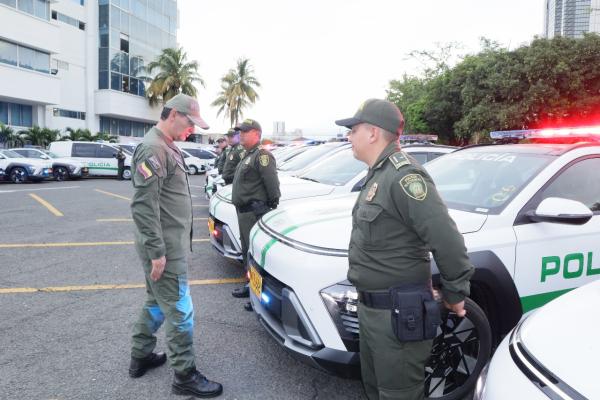 Vehículos híbridos de la Policía en la COP16