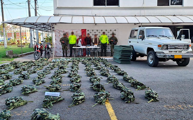 Tres personas con abundante material de intendencia fueron capturados por el Ejército y la Policía Nacional en Popayán