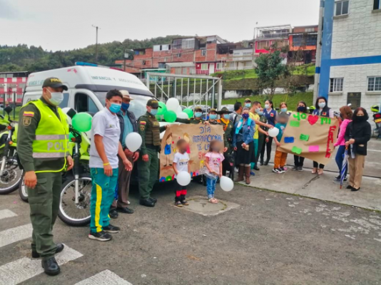 Con actividades lúdico recreativas fortalecemos  la unión familiar La Policía en Manizales celebró el día de la familia