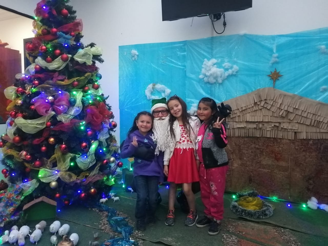 Escuela de guías caninos lidera actividades comunitarias  