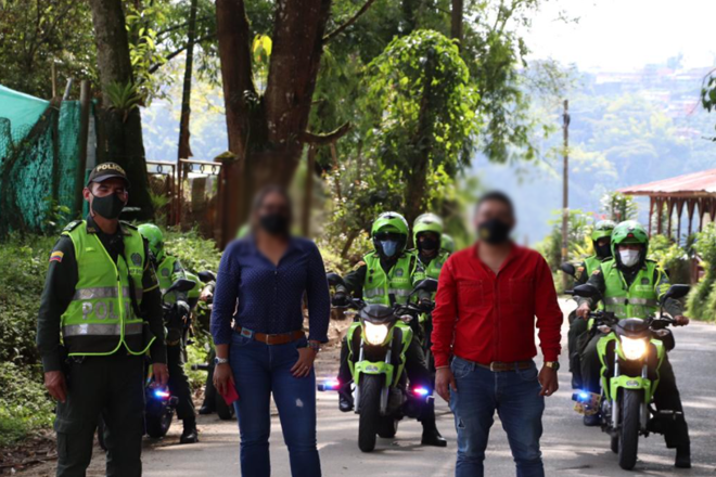 La seccional de tránsito y transporte intensifica controles en zona urbana y rural Dos capturados por uso de documento falso y uno por fraude a resolución