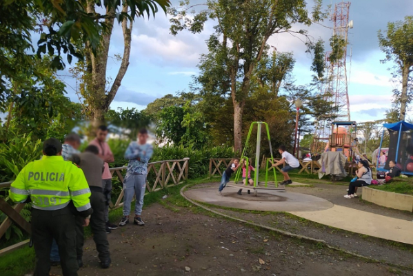 1.136 llamadas fueron recibidas en el CAD 1.136 llamadas fueron recibidas en el centro automático de despacho durante el fin de semana