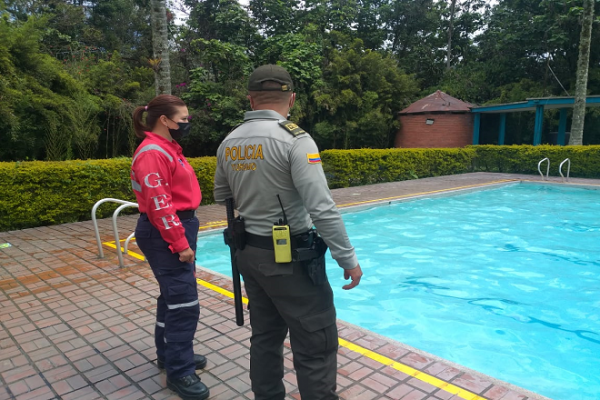 Policía de turismo realizó control a piscinas, balnearios y complejos acuáticos  En  semana santa “Apasiónate por la seguridad”
