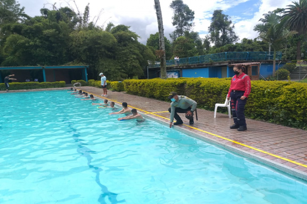 Policía de turismo realizó control a piscinas y balnearios  Policía de turismo realizó control a piscinas, balnearios y complejos acuáticos