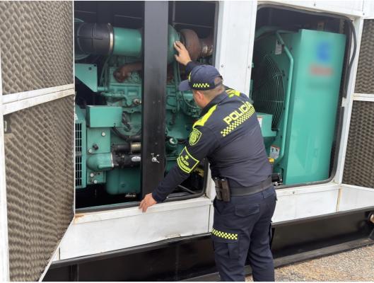 polic&iacute;a equipo industrial