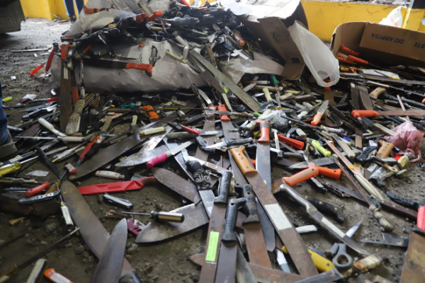 6.800 armas cortopunzantes fueron destruidas en Manizales 6.800 armas cortopunzantes fueron destruidas