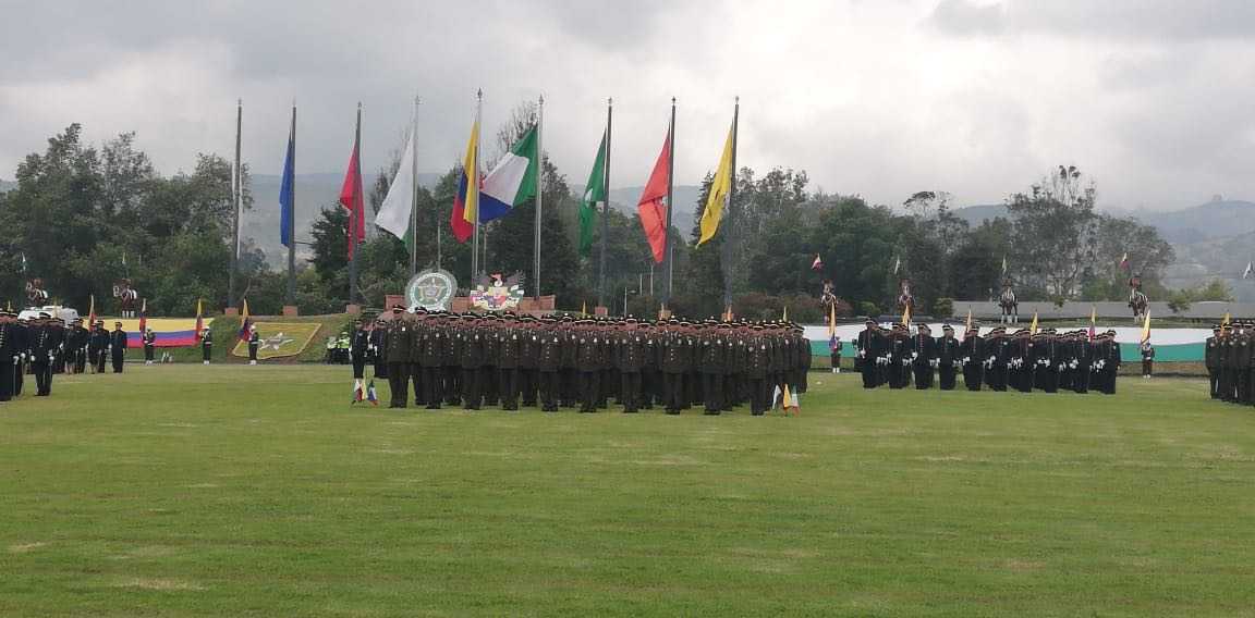 Más de 8 mil policías ascienden