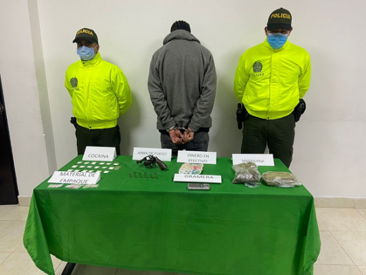 Capturado por porte ilegal  Capturado por porte ilegal